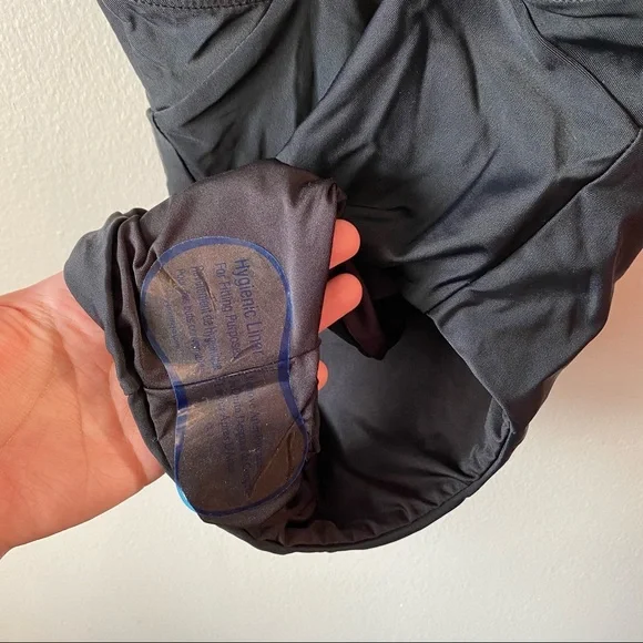 Avec Les Filles Ruffle Top One Piece Swimsuit - Picture 11 of 13